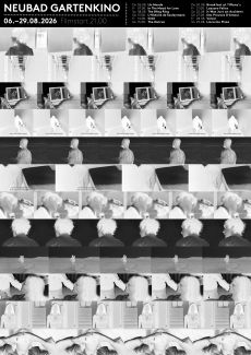 Schwarzweiss-Bilder der gezeigten Filme als Querstreifen auf dem Plakat